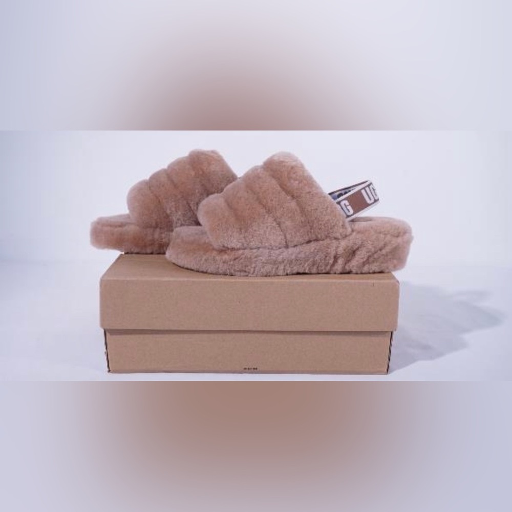 IOB Womans chestnut UGG, fluff slippers size 10
